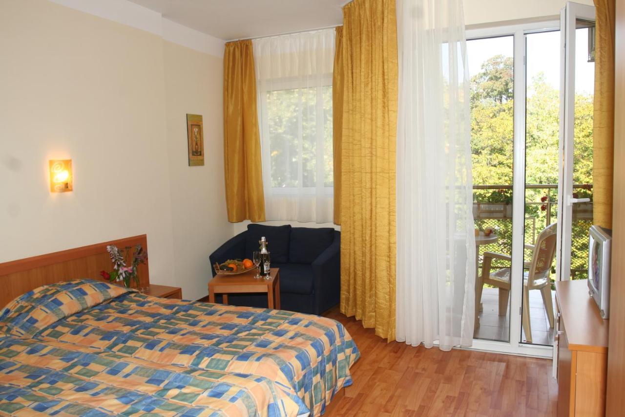 Joya Park Apartments Златни пясъци Екстериор снимка